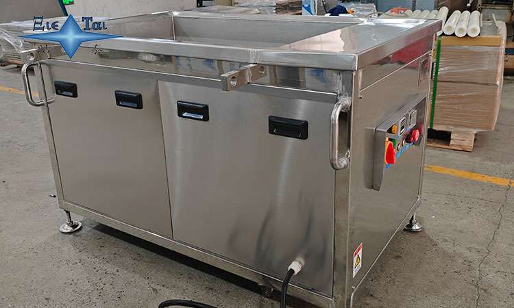 超聲波清洗機中的藍色水：成分、用途及作用原理解析